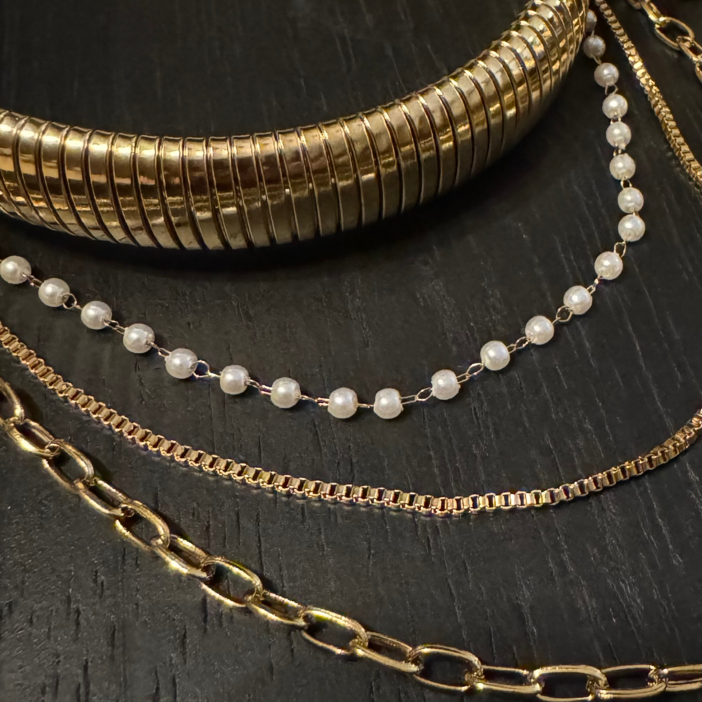 THE STRETCHY CHOKER